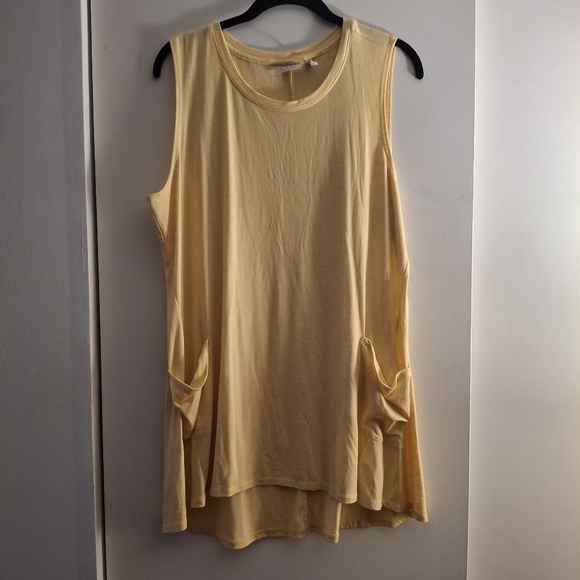 LOGO by Lori Goldstein Women's Yellow Sleeveless Boxy Tank Top With Pockets - Picture 1 of 5